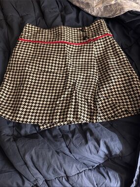 Hartstrings Black and Cream Houndstooth Mini Skirt with Red Trim